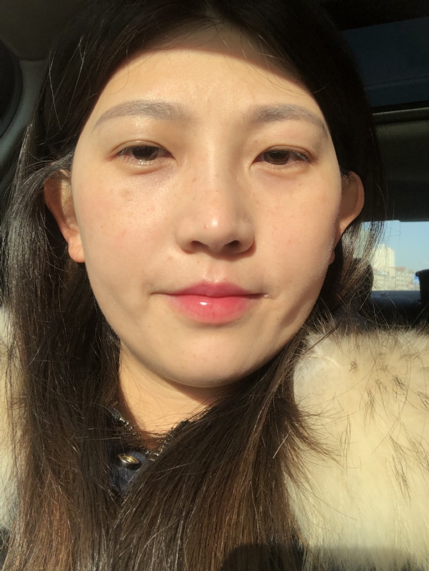 轻闭双眼的第一张照片--大连红颜知己交友网